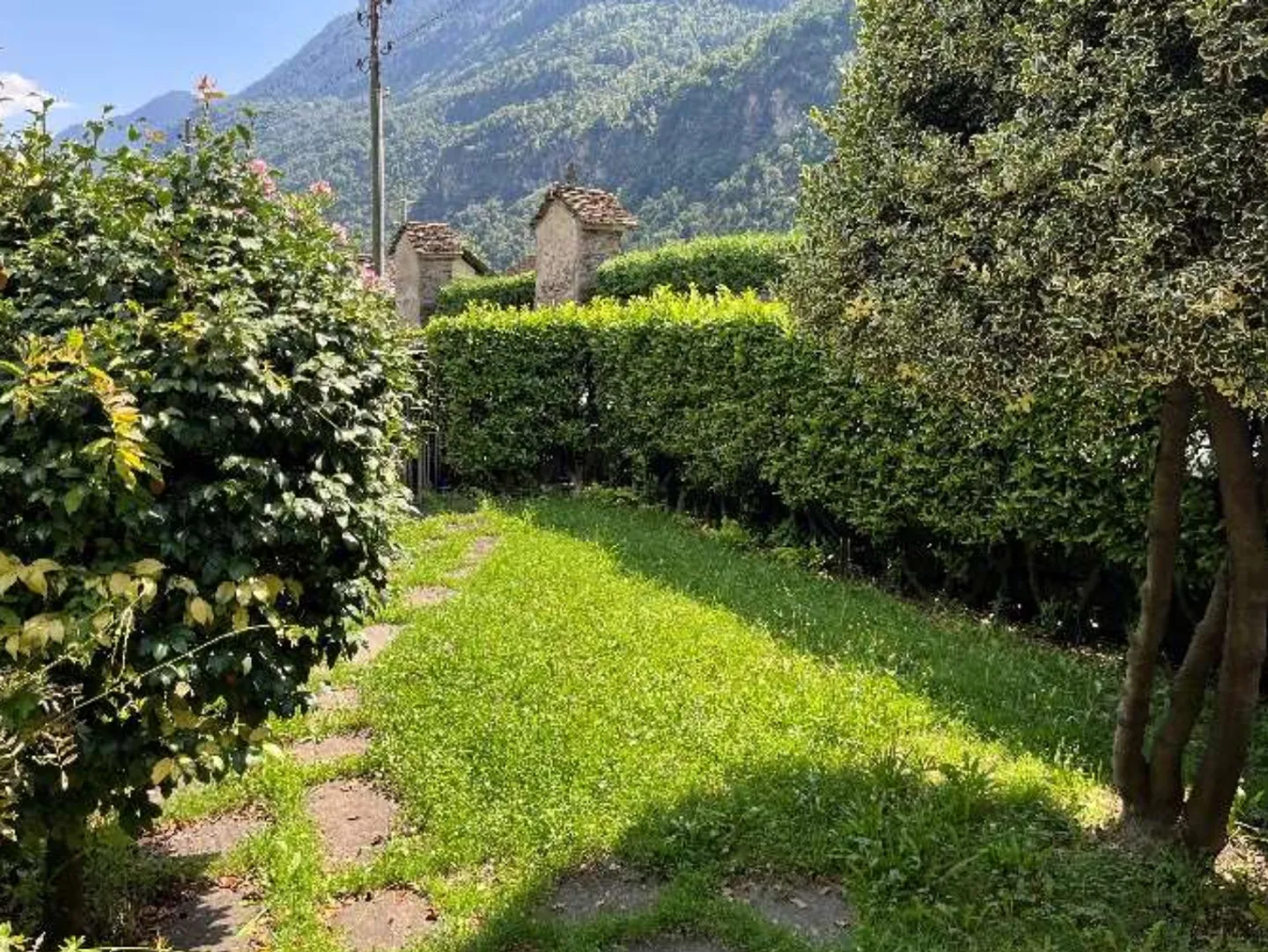 Geräumiges Einfamilienhaus mit 8 Zimmern und großem Garten in Giornico - Foto 6 von 13