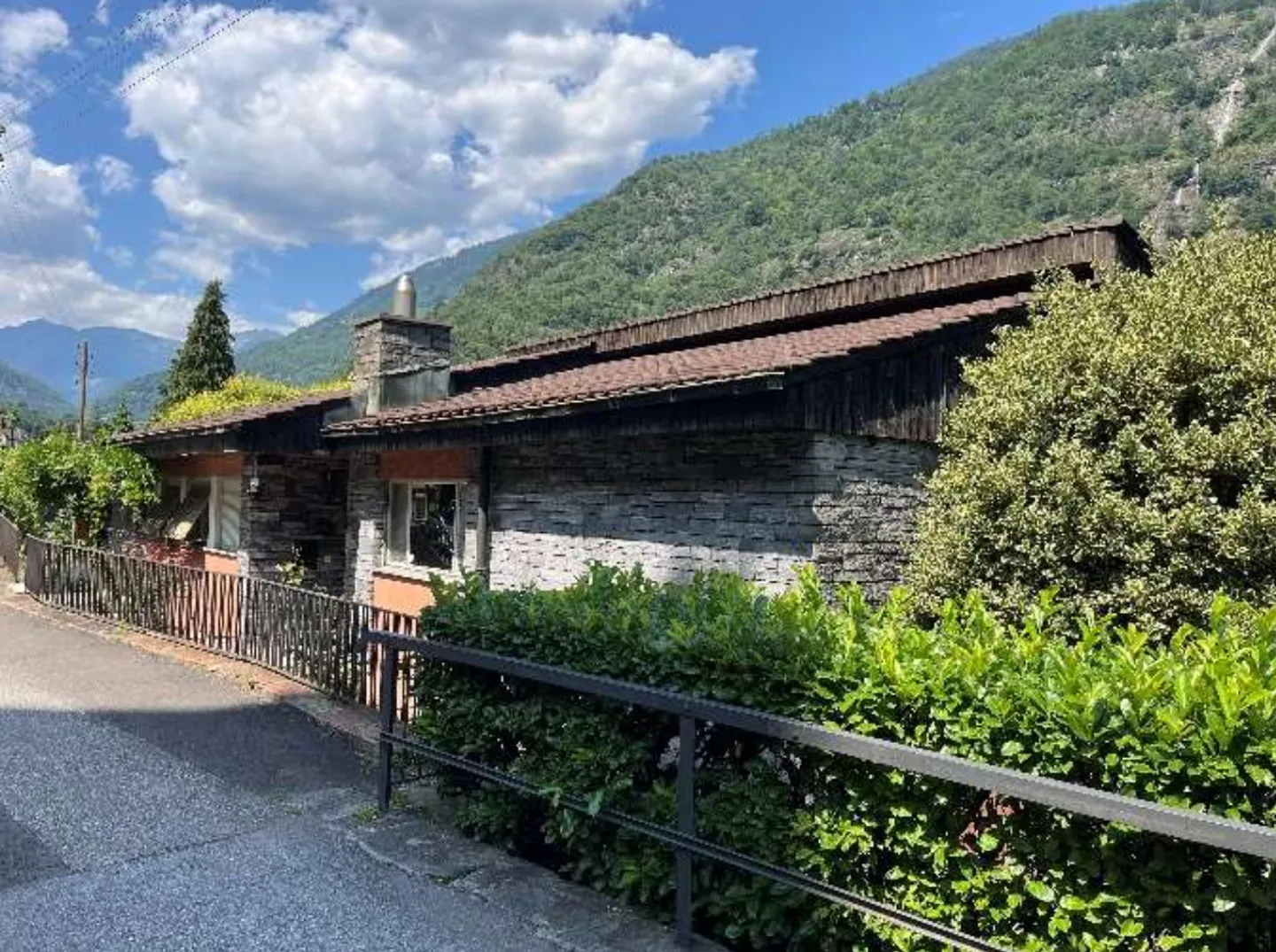 Geräumiges Einfamilienhaus mit 8 Zimmern und großem Garten in Giornico - Foto 7 von 13