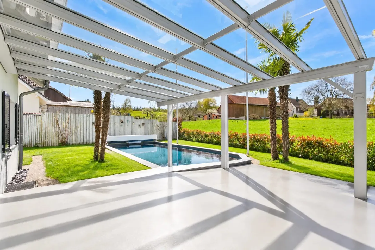 Maison familiale rénovée avec piscine - Photo 7 sur 13