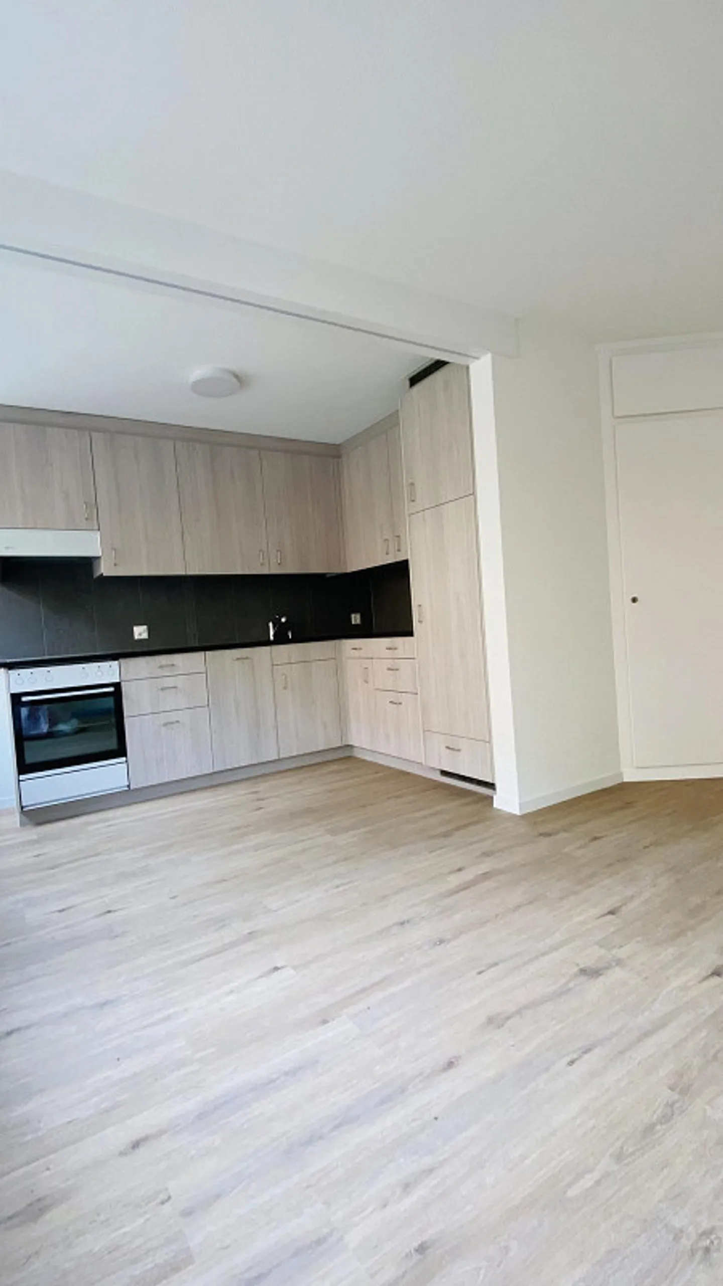 Modern 2-room apartment in the center of Grenchen - Photo 1 of 4