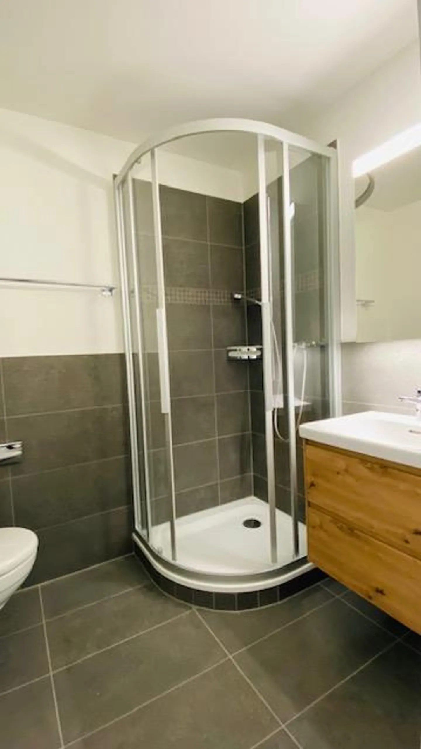 Modern 2-room apartment in the center of Grenchen - Photo 2 of 4
