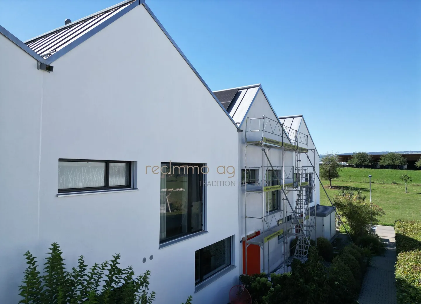 Ampia casa familiare di 6,5 stanze con giardino a Obfelden - Foto 4 di 8