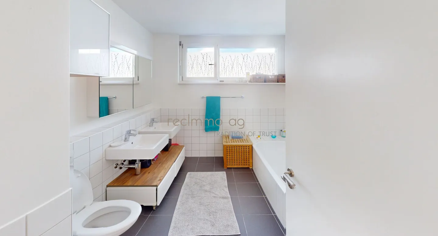 Ampia casa familiare di 6,5 stanze con giardino a Obfelden - Foto 6 di 8