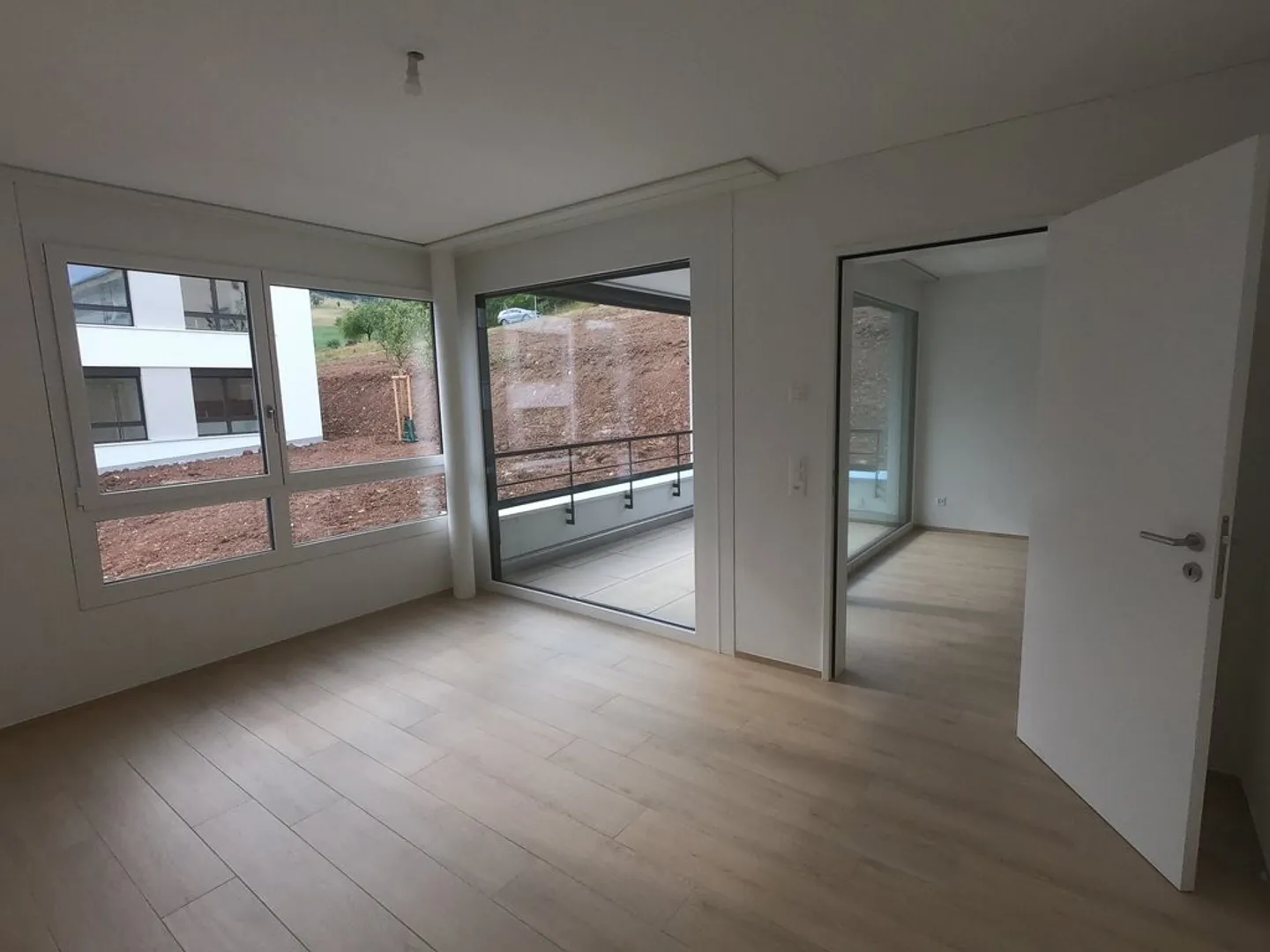 Ampio appartamento di 2,5 locali con loggia - Foto 2 di 8