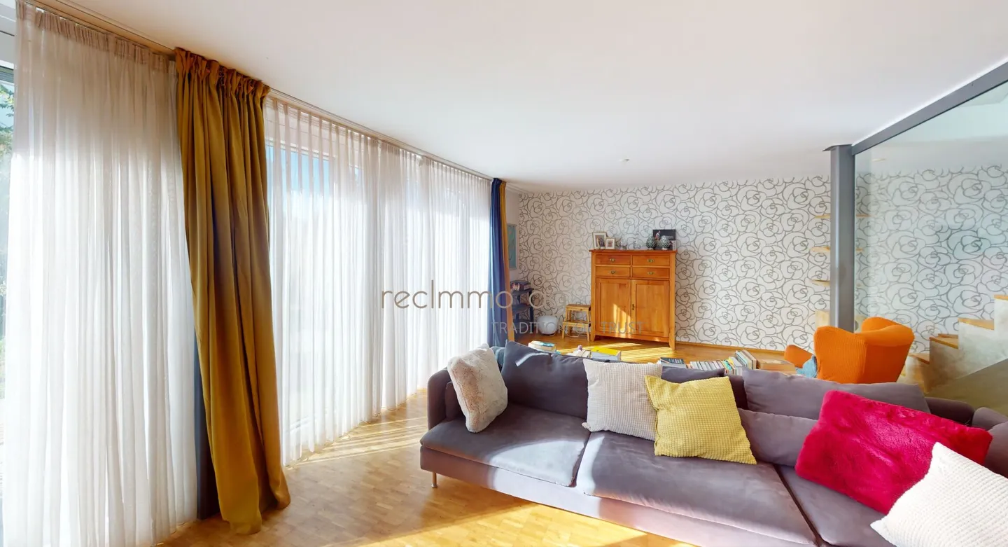 Ampia casa familiare di 6,5 stanze con giardino a Obfelden - Foto 2 di 8