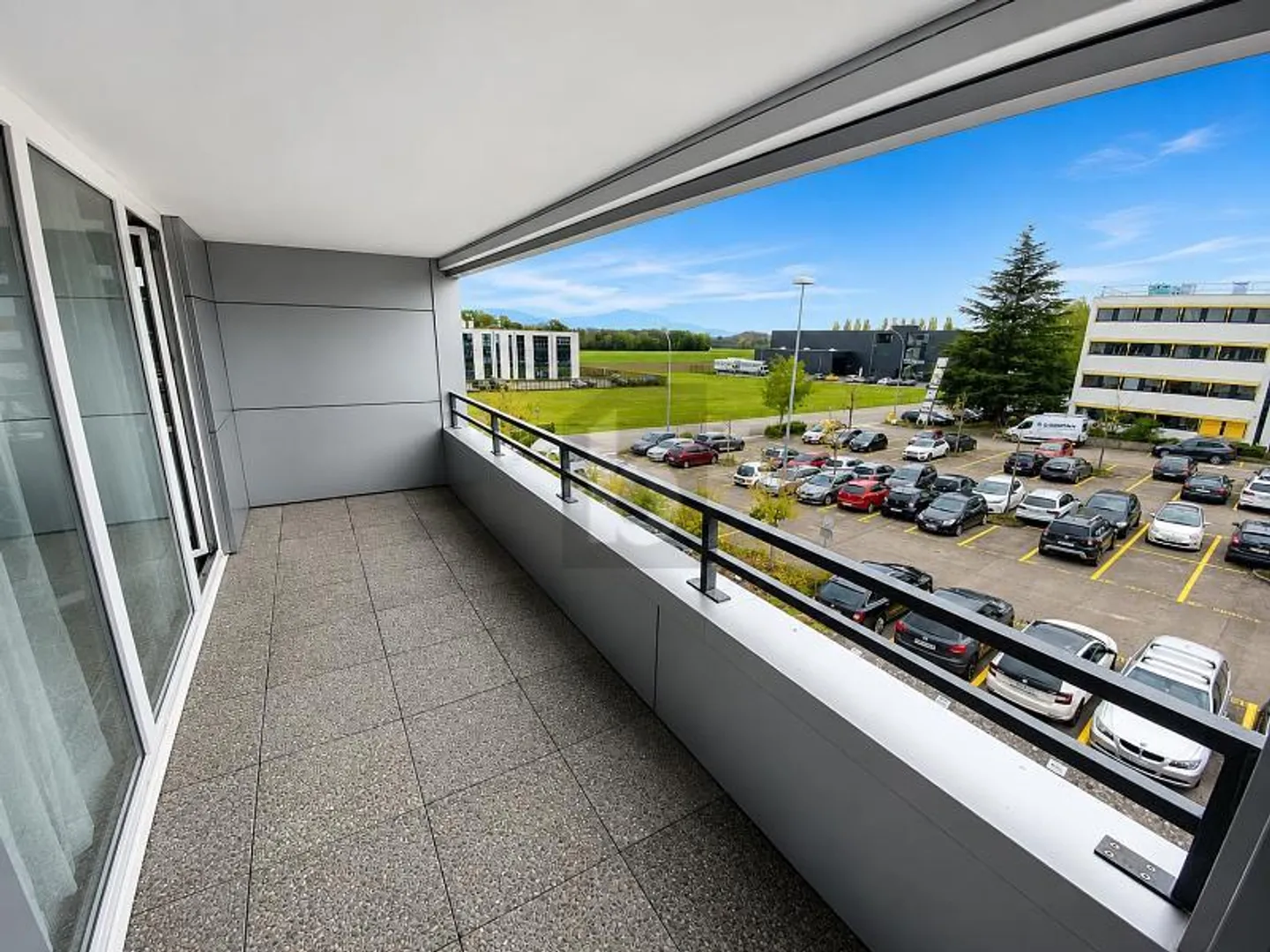 ÉTAGE BUREAUX À 4,39 % BRUT ET 35 PLACES DE PARC - Foto 5 di 6