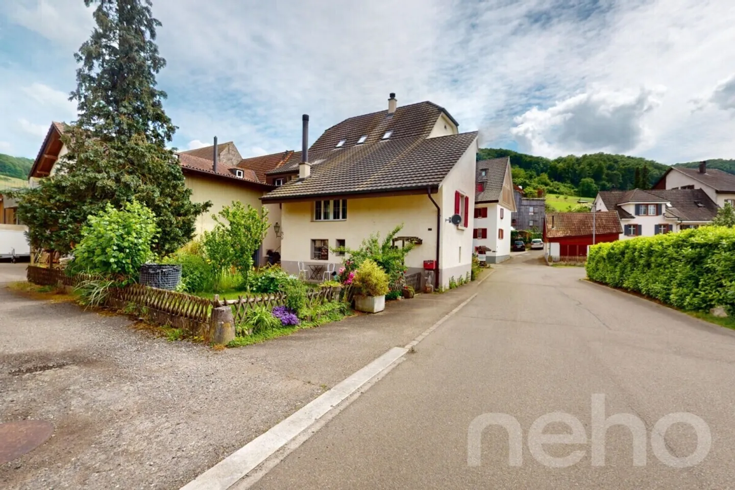 Maison multi-générationnelle spacieuse avec un grand potentiel à Maisprach - Photo 3 sur 13