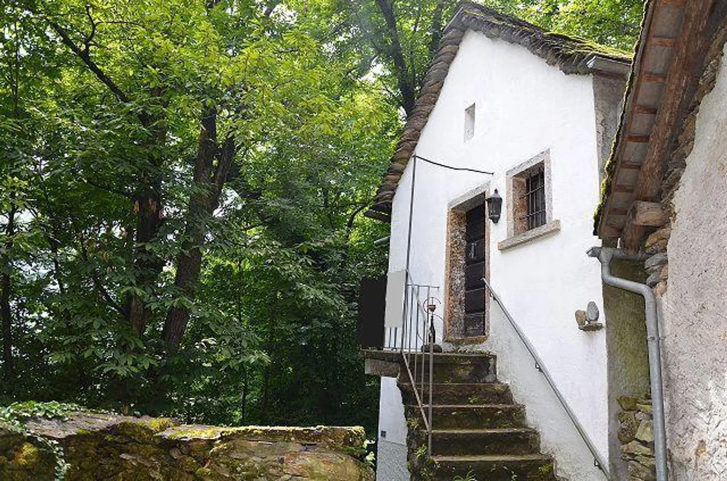 Rustico di 2,5 loc. in mezzo al verde, molto tranquilla e soleggiata, con bella vista - Foto 23 di 26
