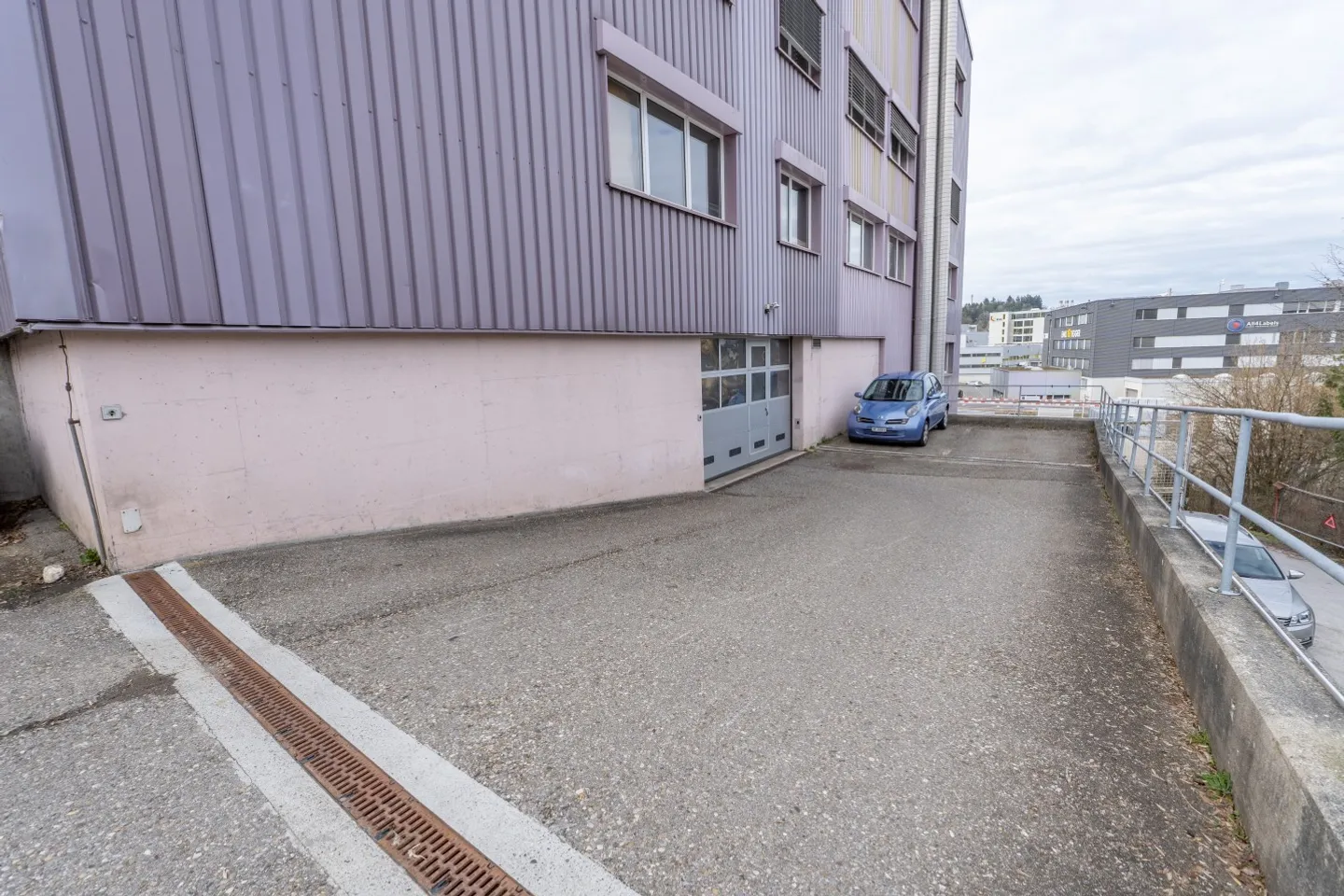 A truly lucrative business - Photo 3 of 12