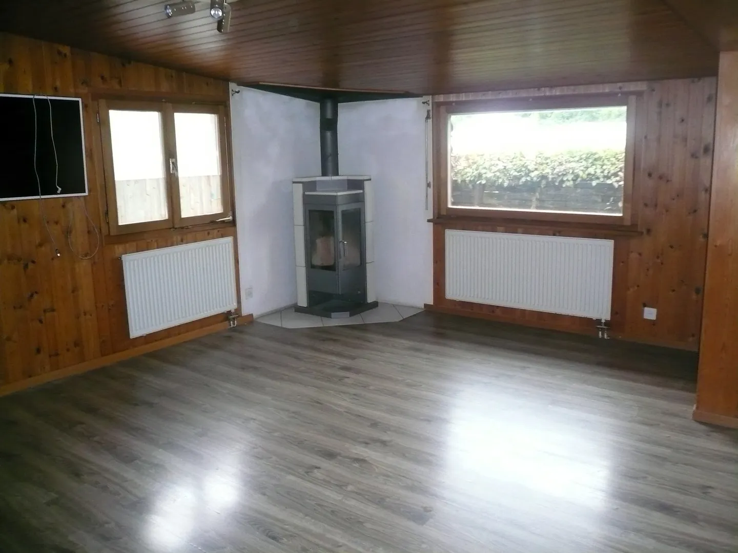 Beautiful 3.5-Room Chalet in a Quiet Location in Moosseedorf - Photo 3 of 7