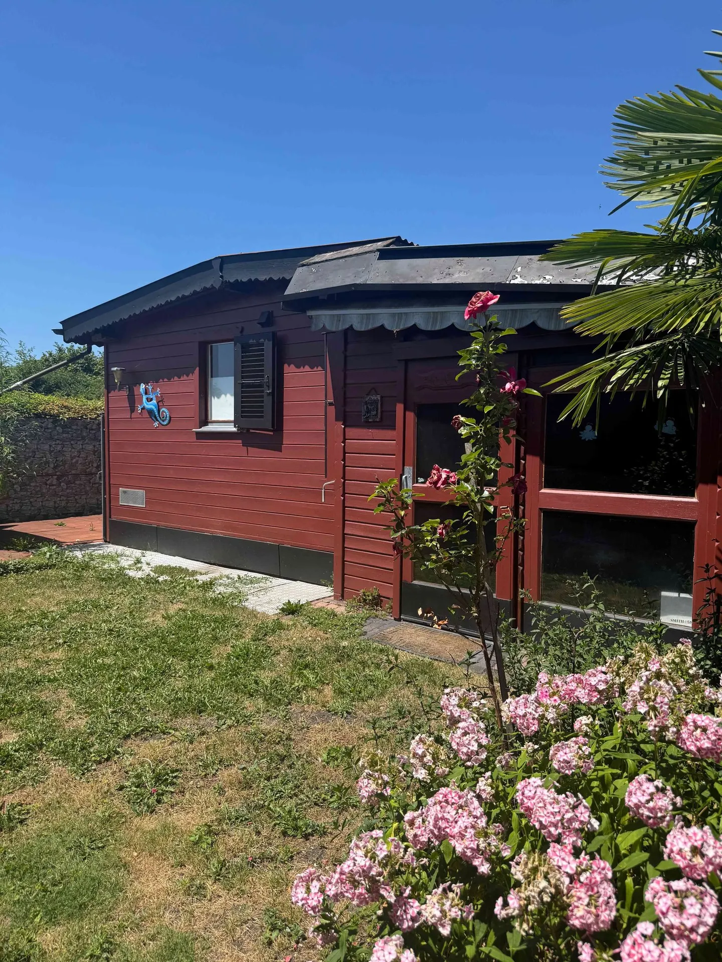 Beautiful 3.5-Room Chalet in a Quiet Location in Moosseedorf - Photo 1 of 7