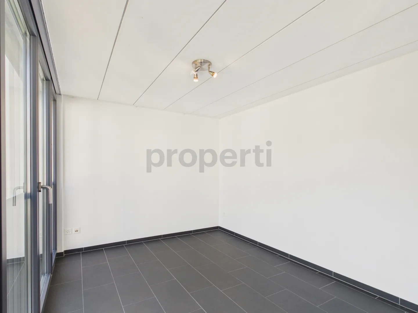 Loft for rent - Photo 10 of 12