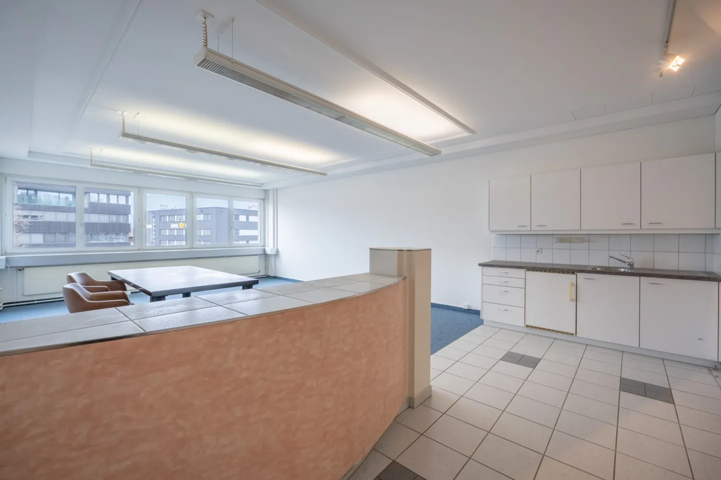 A truly lucrative business - Photo 9 of 12