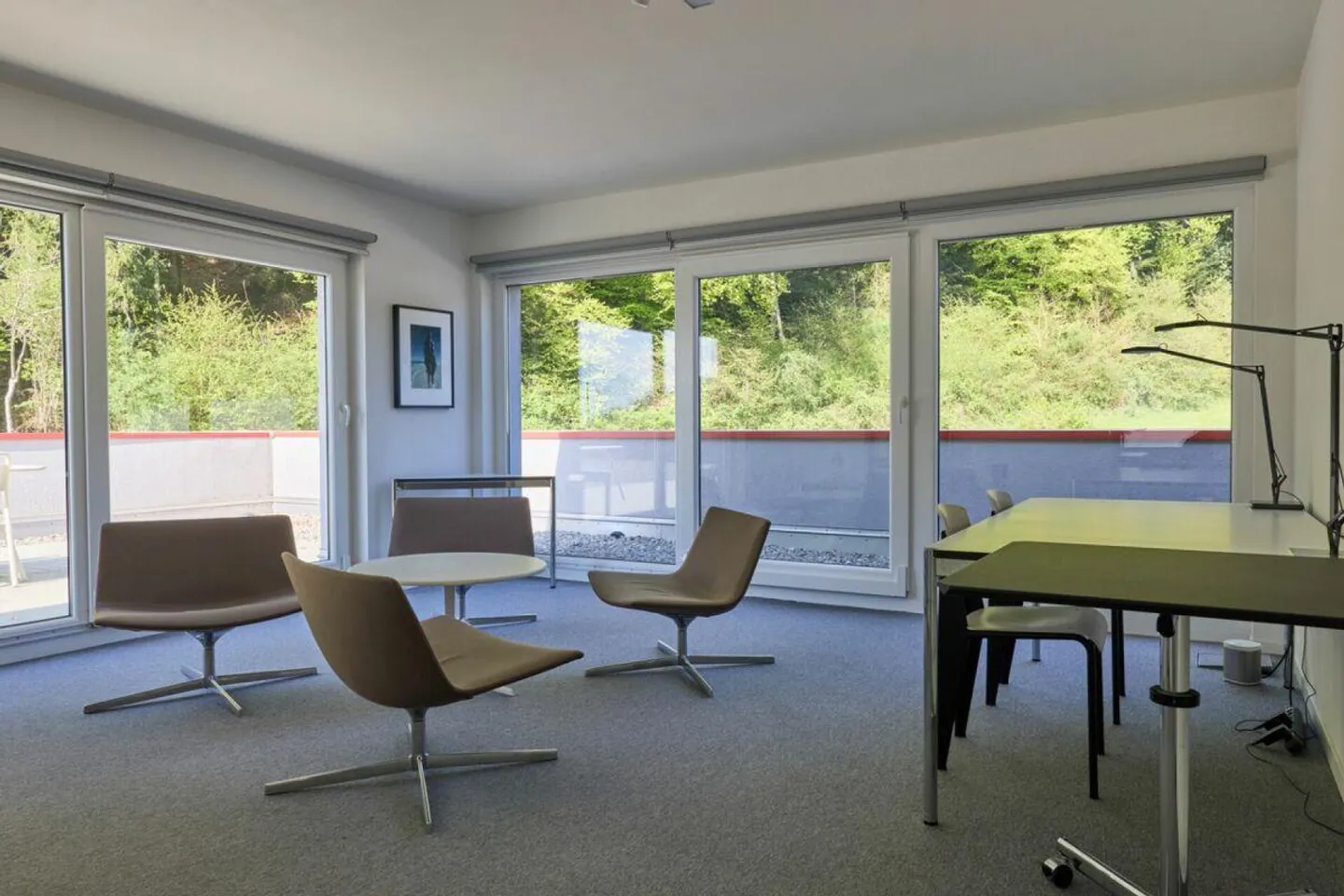 Schöne Verwaltungsfläche mit großer Terrasse 200 m2! - Foto 2 von 10
