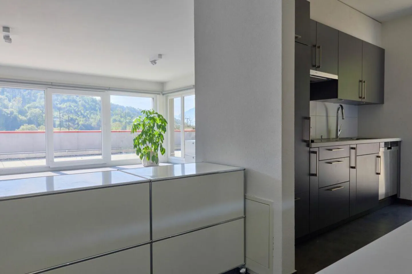Schöne Verwaltungsfläche mit großer Terrasse 200 m2! - Foto 6 von 10