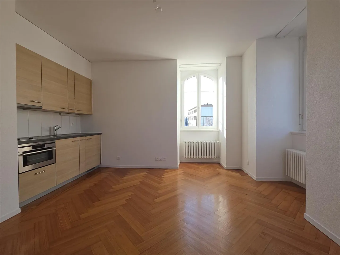 Studio ristrutturato - Foto 1 di 6