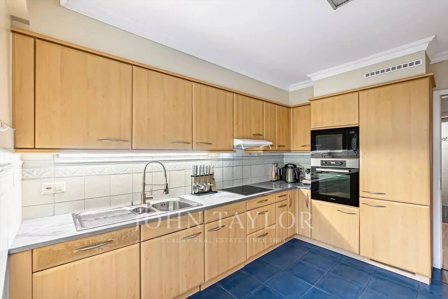 Superbe appartement en première ligne des rives du lac - Photo 6 sur 10