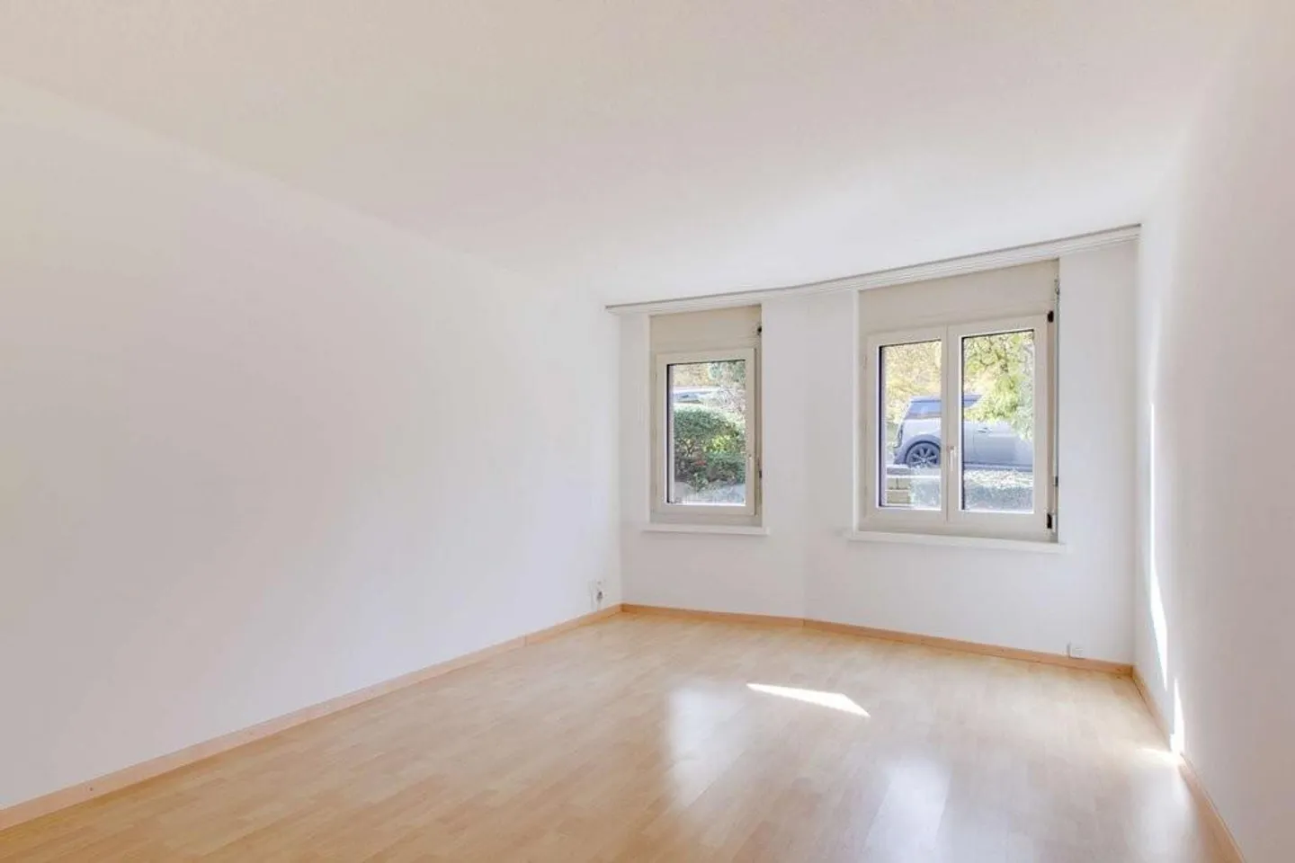 Bright apartment with a view of greenery - Photo 4 of 8
