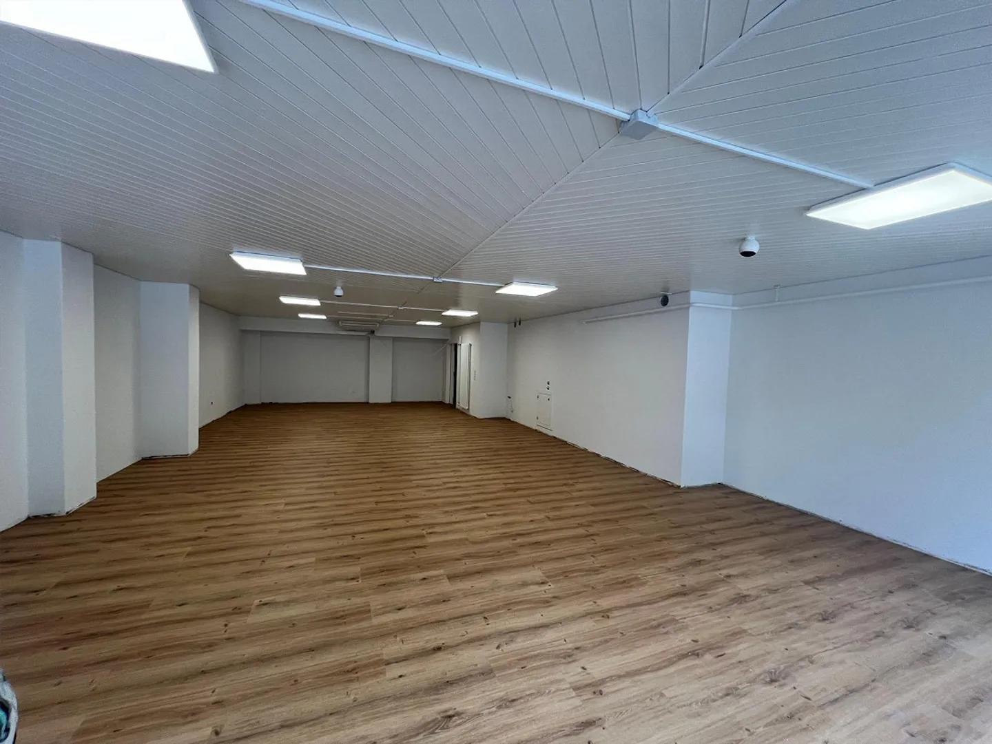 Spazio ufficio in affitto nel centro di Steinhausen - Foto 2 di 3