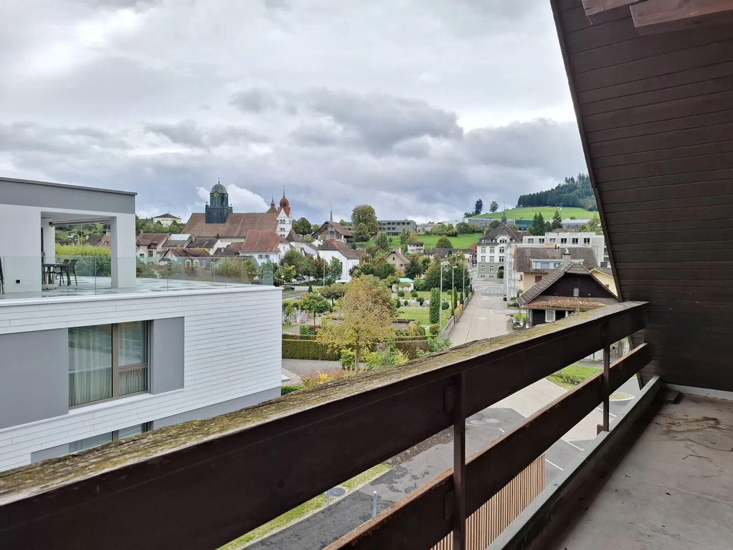 Casa unifamiliare con appartamento separato - adatta alle famiglie e centrale - Foto 8 di 12