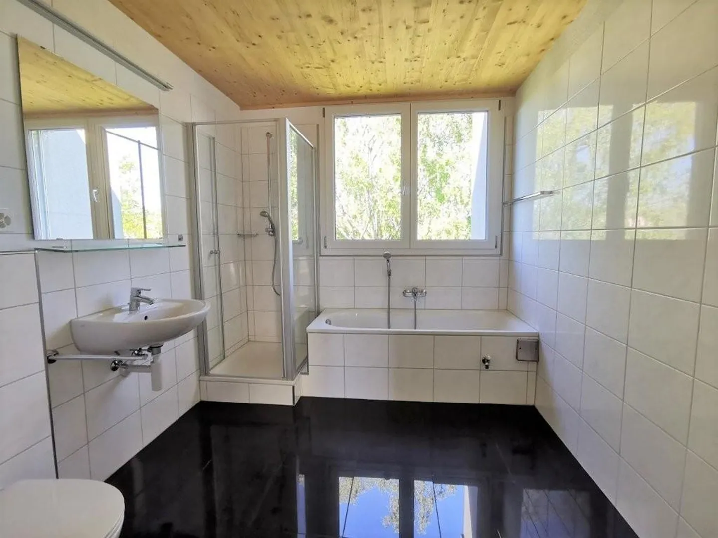 2.5 Zimmer-Dachwohnung mit grosszügigem Balkon zu vermieten - Foto 4 von 5