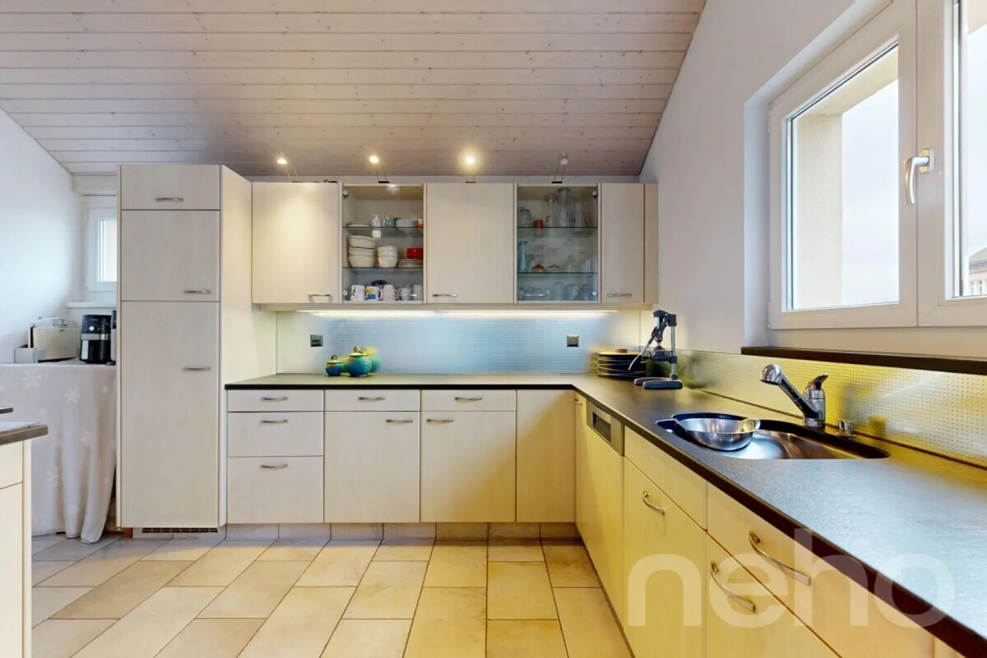 Ampia casa bifamiliare con appartamento e vista panoramica - Foto 8 di 12