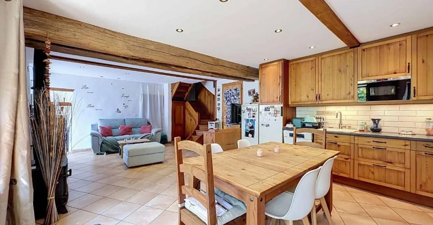 Charming Family Home with Barn - Photo 4 of 13