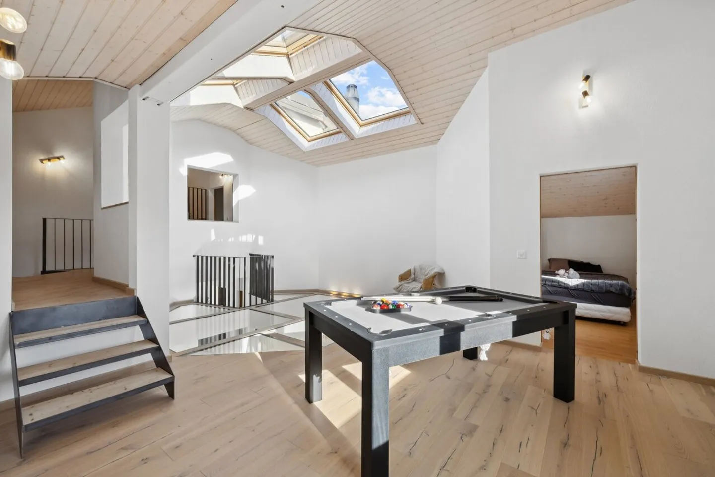 7.5-room Villa - Contemporary Elegance & Energy Performance - Photo 9 of 9