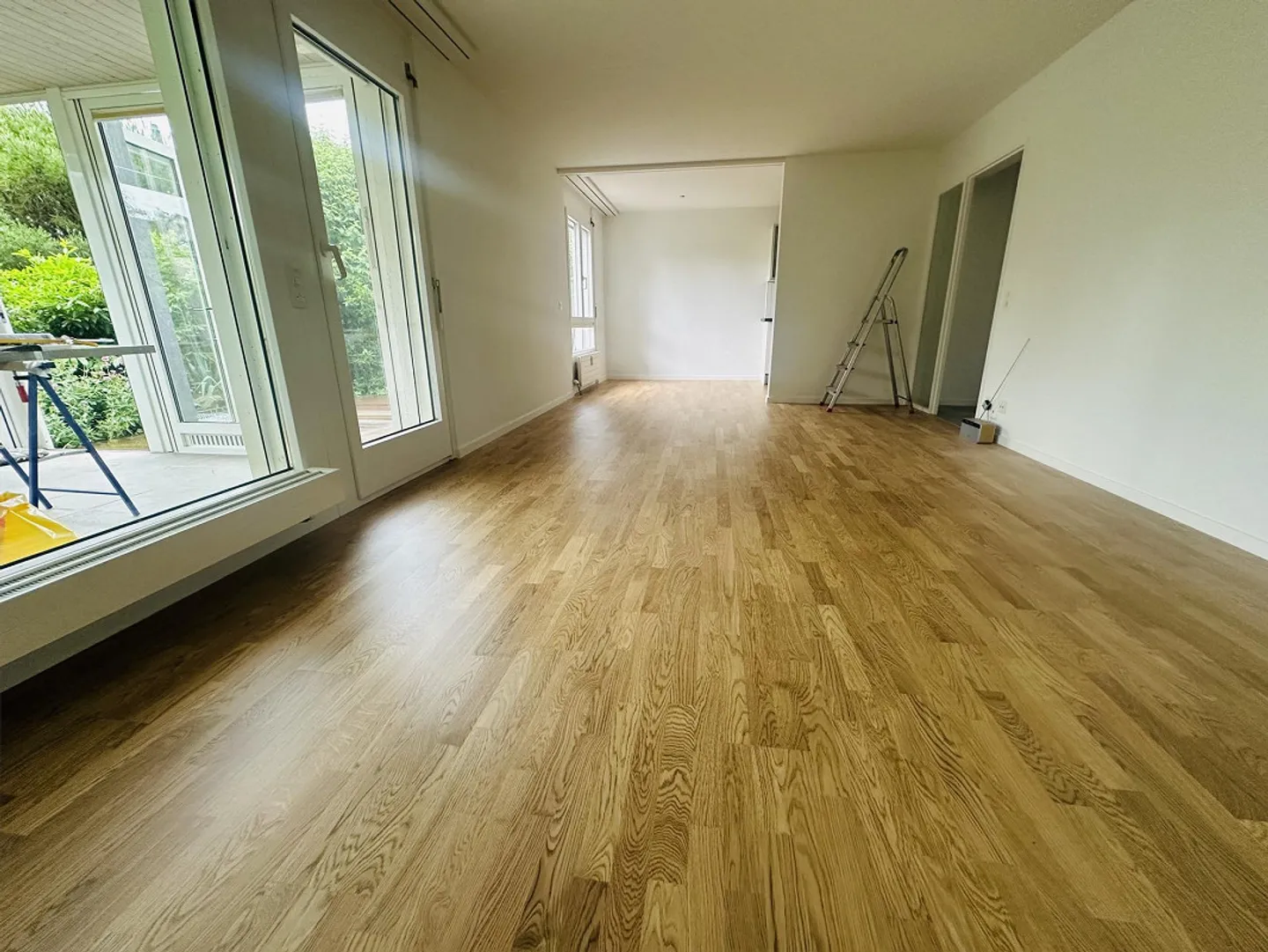 Freshly renovated 3.5 room apartment with garden seating area - Photo 2 of 14