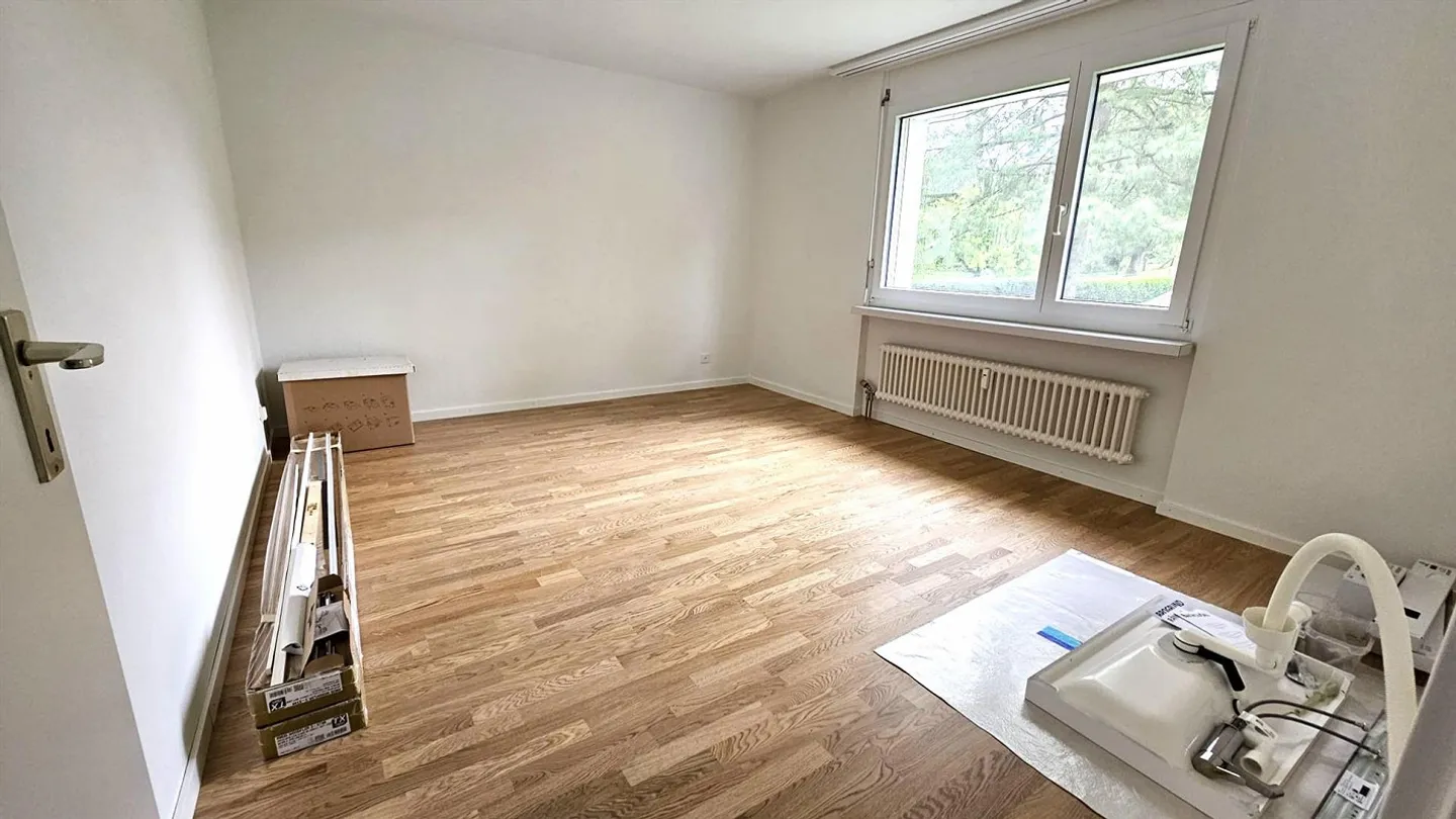 Freshly renovated 3.5 room apartment with garden seating area - Photo 6 of 14