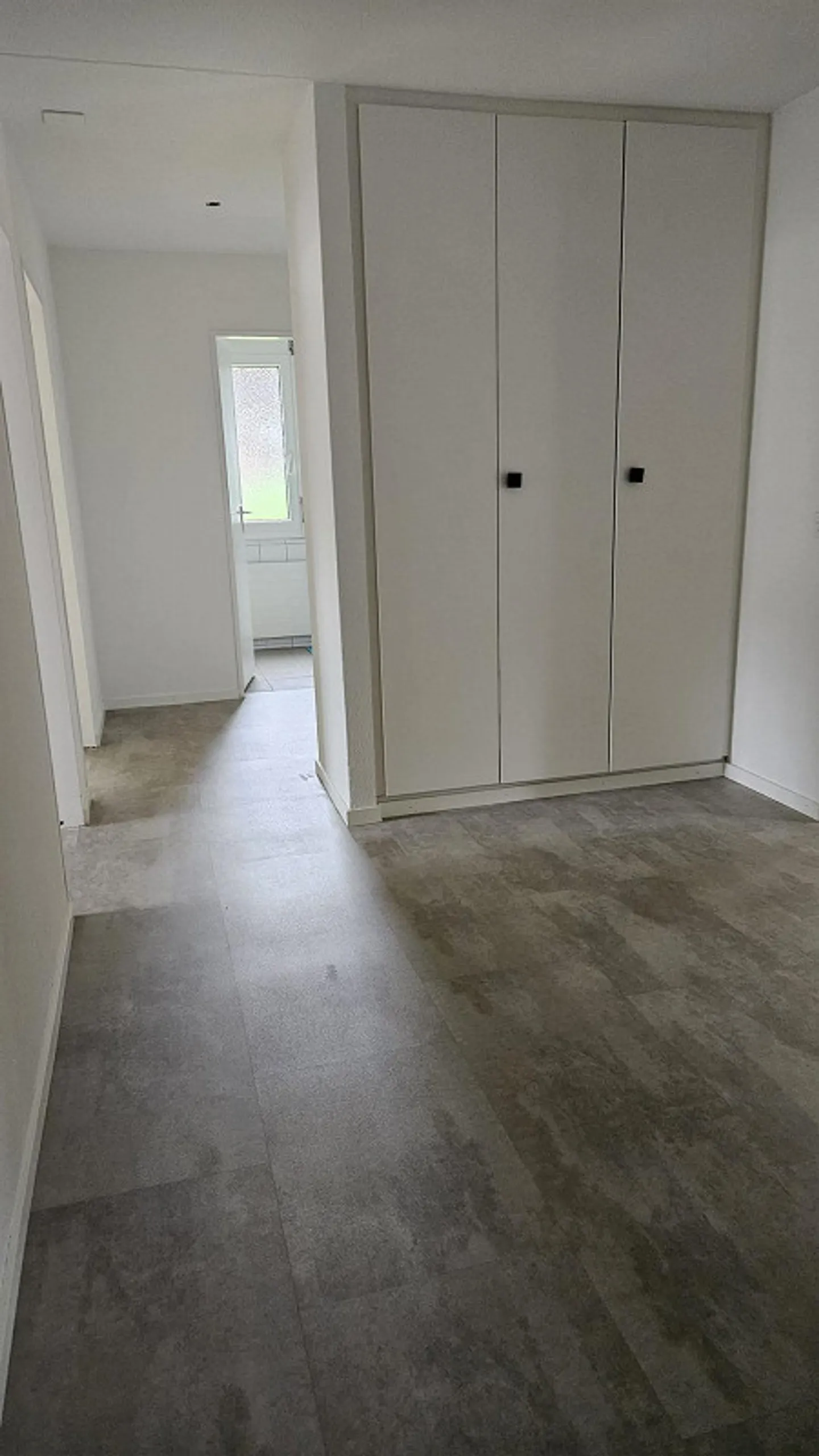 Freshly renovated 3.5 room apartment with garden seating area - Photo 7 of 14