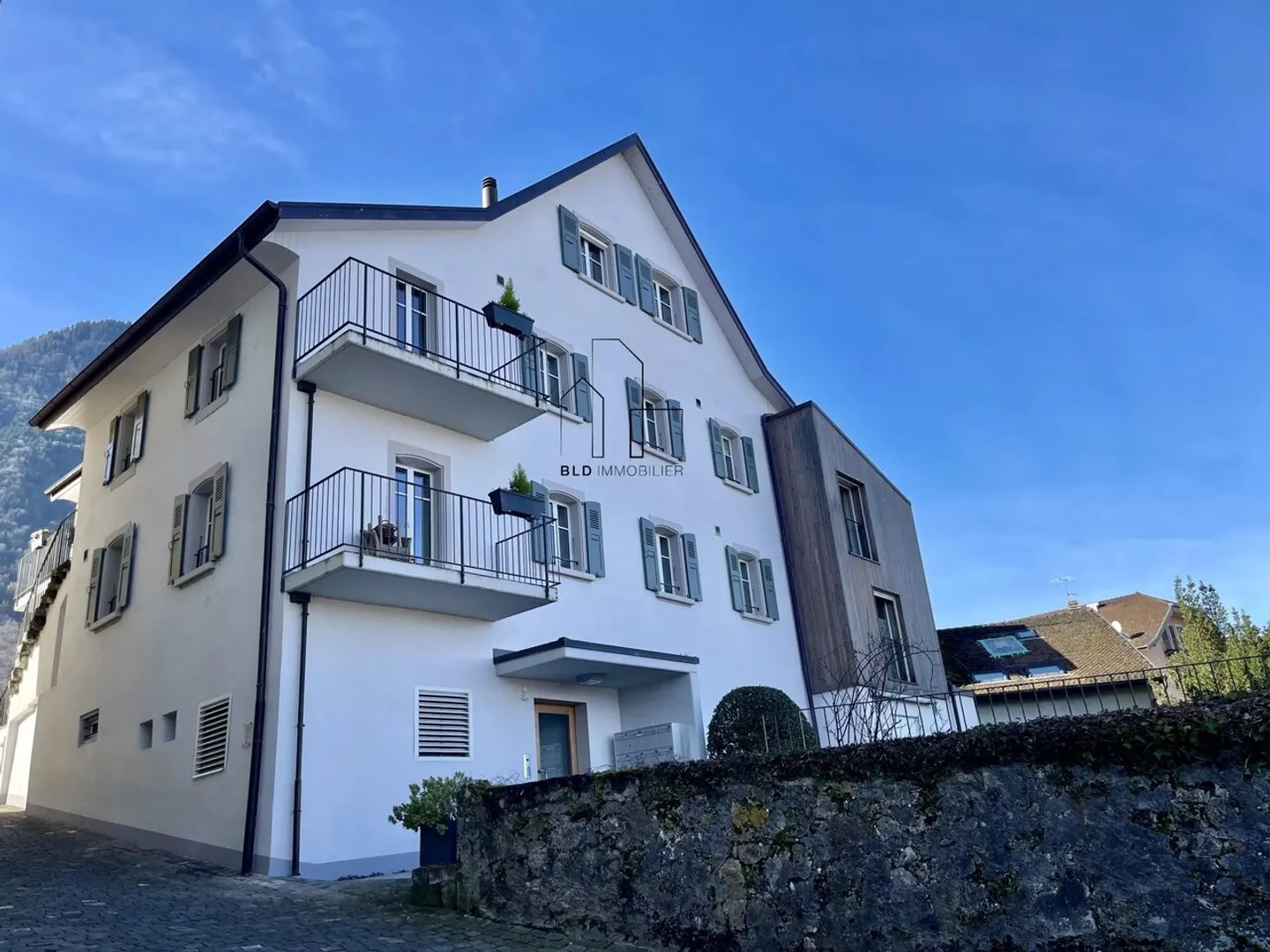 Bell'appartamento di 4 stanze completamente ristrutturato? Possibilità di creare uno studio indipendente - Foto 2 di 11