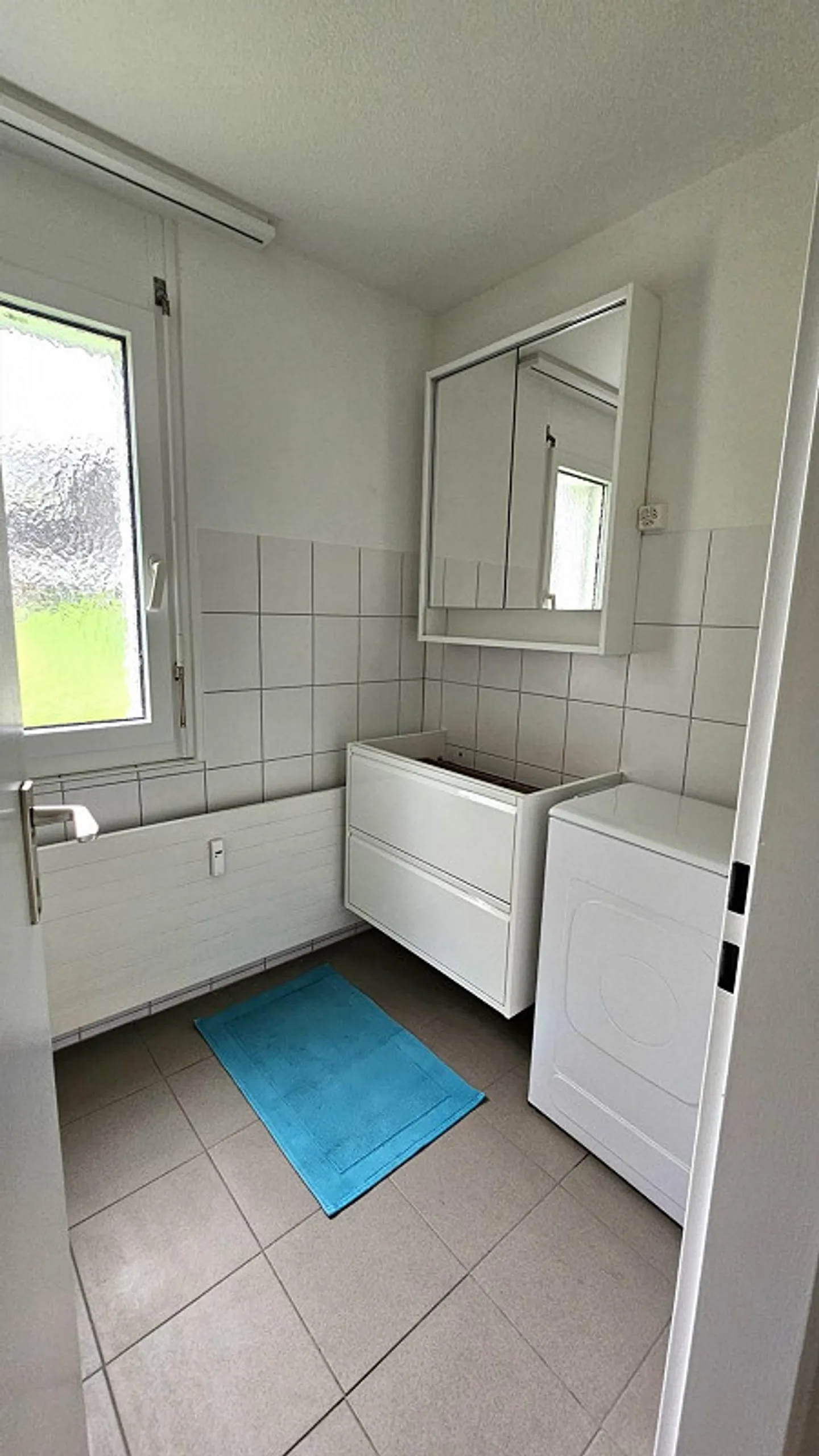 Freshly renovated 3.5 room apartment with garden seating area - Photo 8 of 14