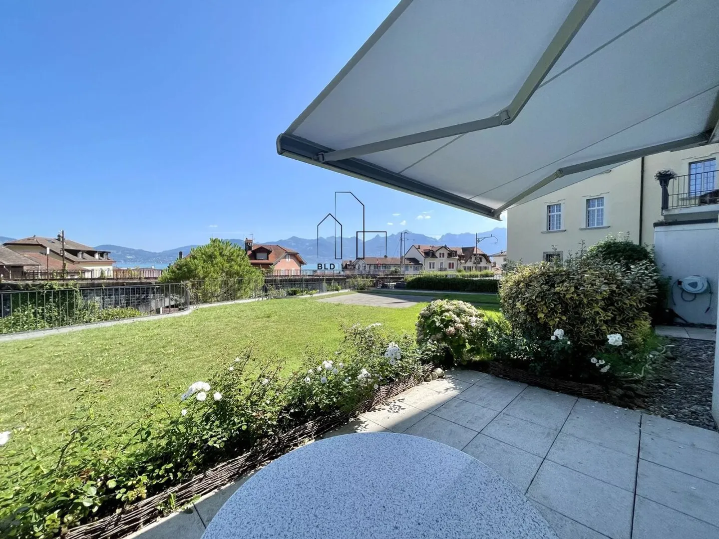 Bell'appartamento di 4 stanze completamente ristrutturato? Possibilità di creare uno studio indipendente - Foto 3 di 11