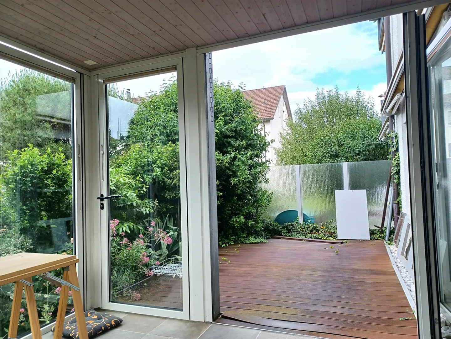 Freshly renovated 3.5 room apartment with garden seating area - Photo 10 of 14
