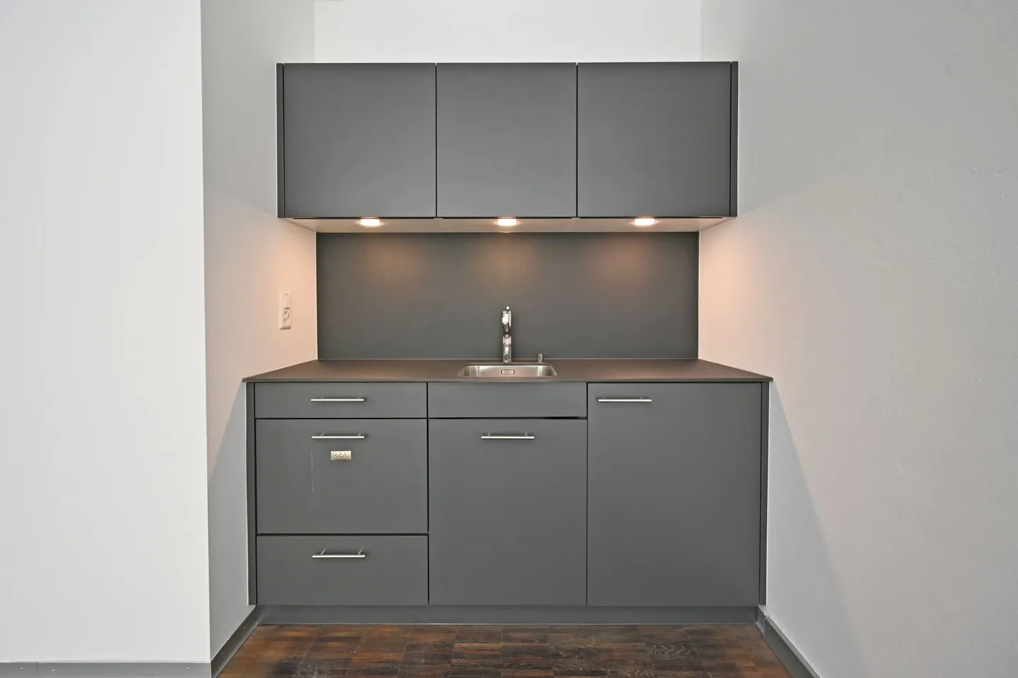 Il tuo ufficio moderno nel quartiere Mattenhof - Foto 9 di 10