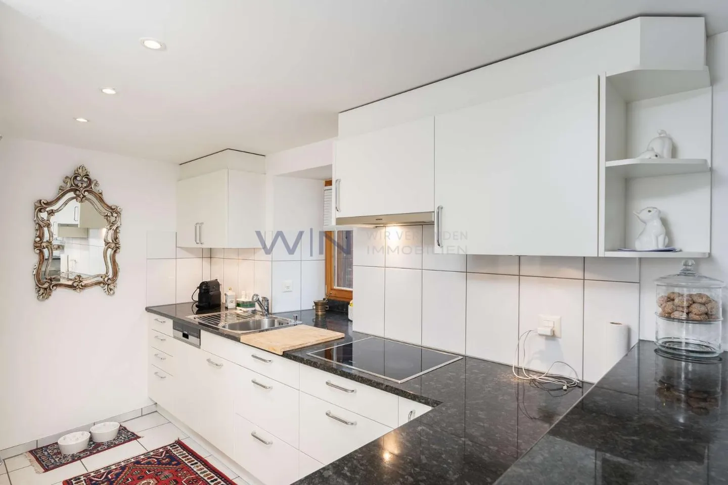 The Dream in Trendy Tomils - Photo 3 of 9