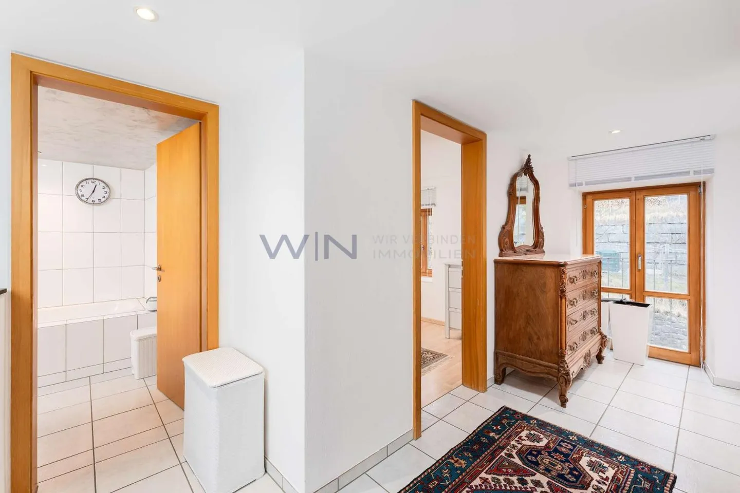 The Dream in Trendy Tomils - Photo 5 of 9