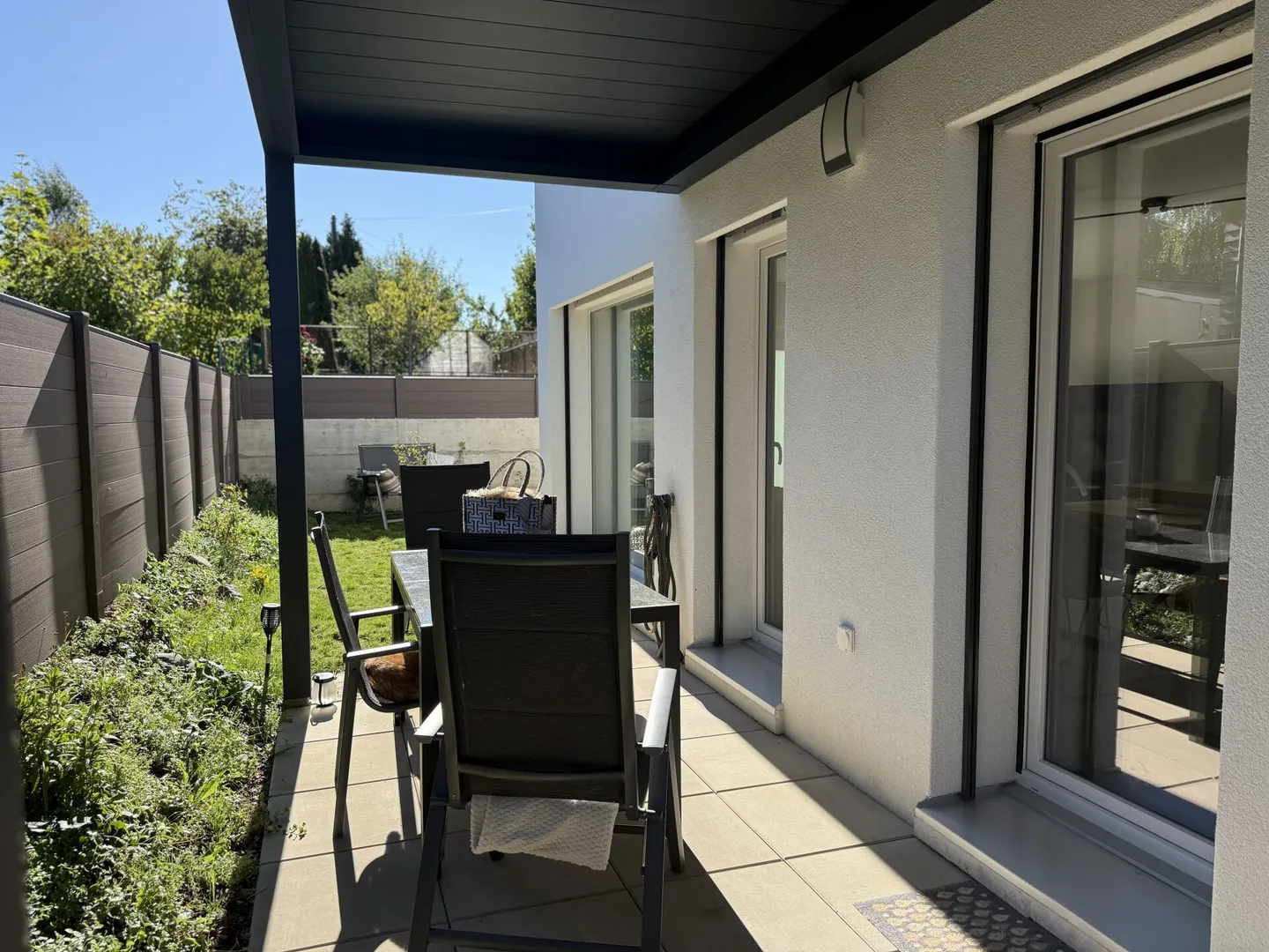 Affare molto bello Superba villa come nuova che si distingue per la sua eleganza, il suo comfort e la qualità del suo ambiente, molto tranquillo - Foto 2 di 19