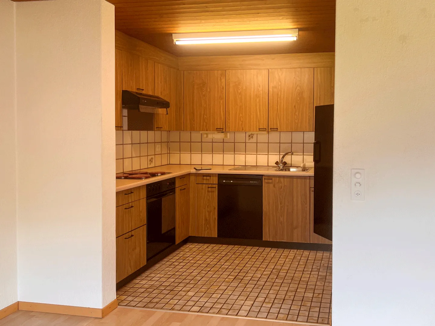 Cozy apartment with a view of the mountains - Photo 4 of 8