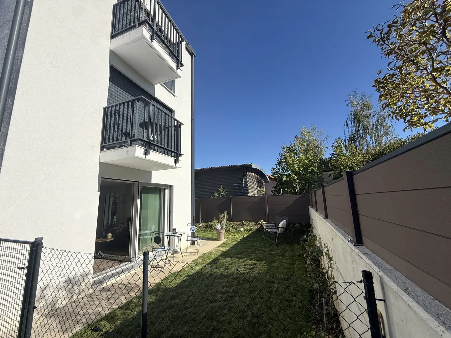 Affare molto bello Superba villa come nuova che si distingue per la sua eleganza, il suo comfort e la qualità del suo ambiente, molto tranquillo - Foto 3 di 19