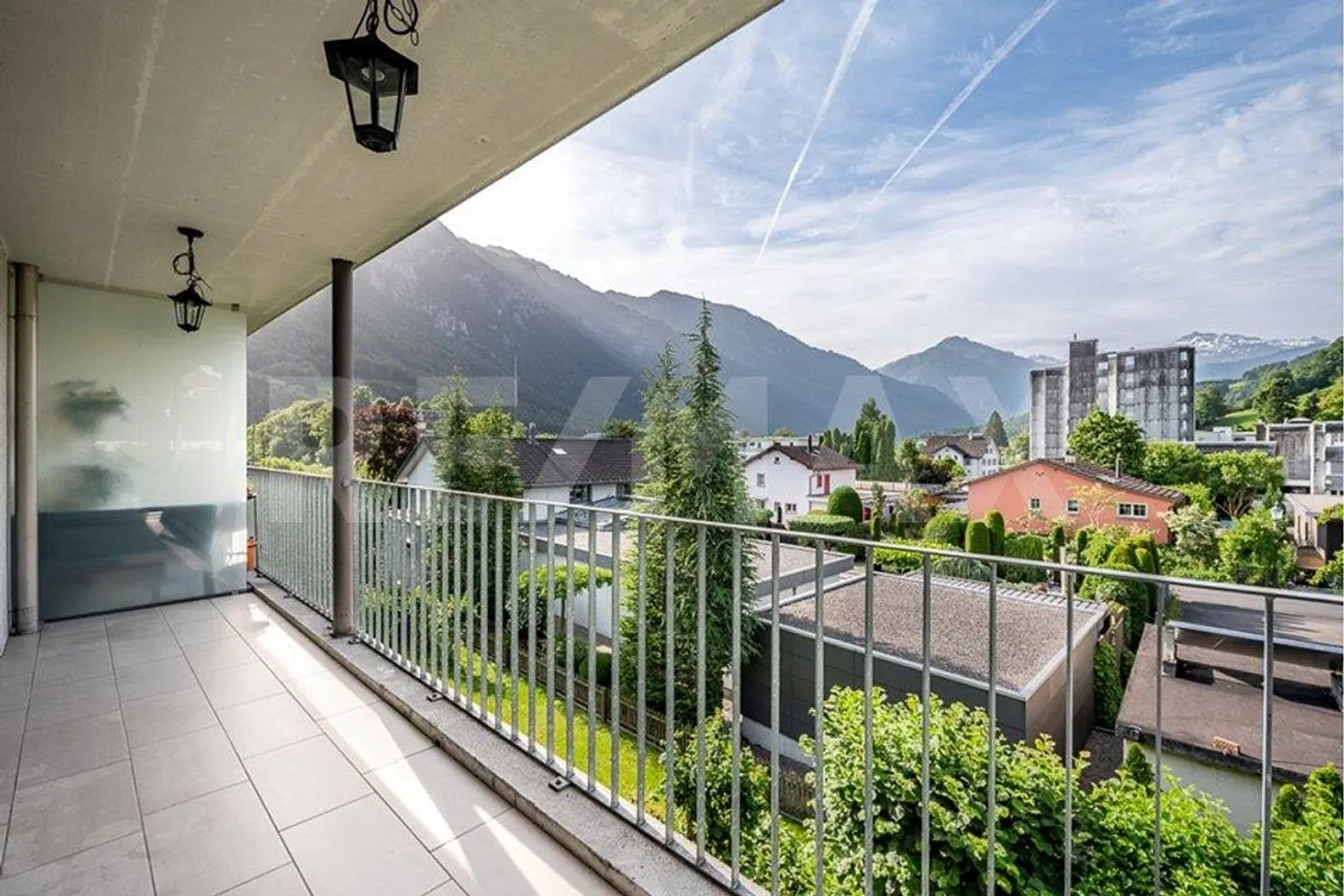 Helle 4½-Zi-Wohnung mit Balkon - Foto 1 von 13