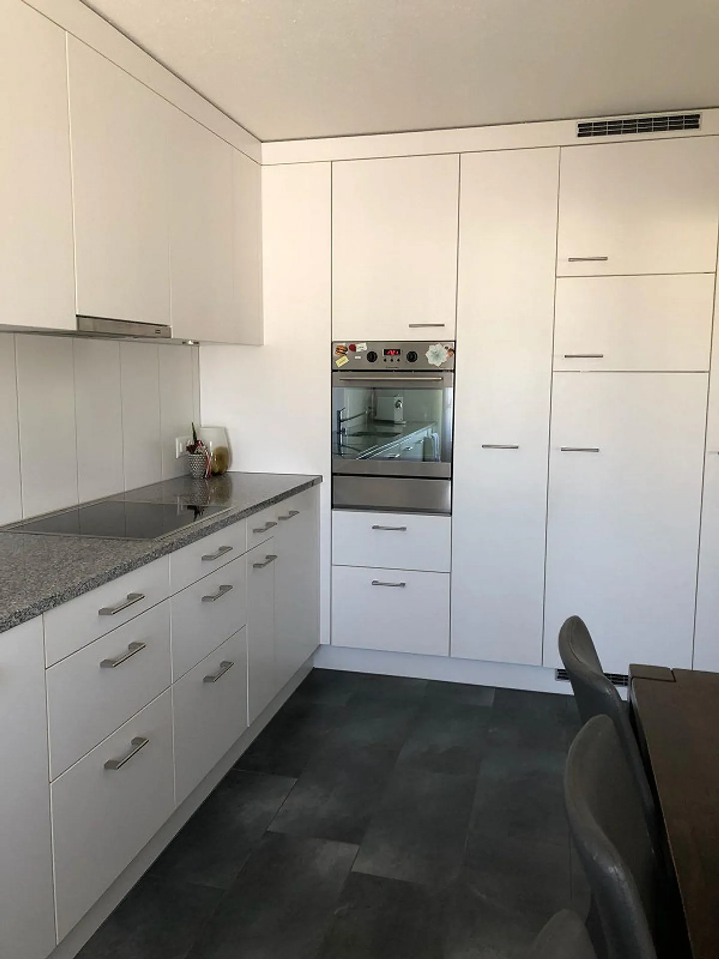 Spacious centrally located apartment - Photo 2 of 9