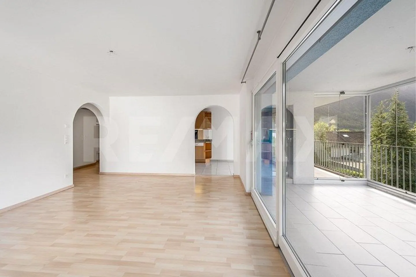 Helle 4½-Zi-Wohnung mit Balkon - Foto 2 von 13