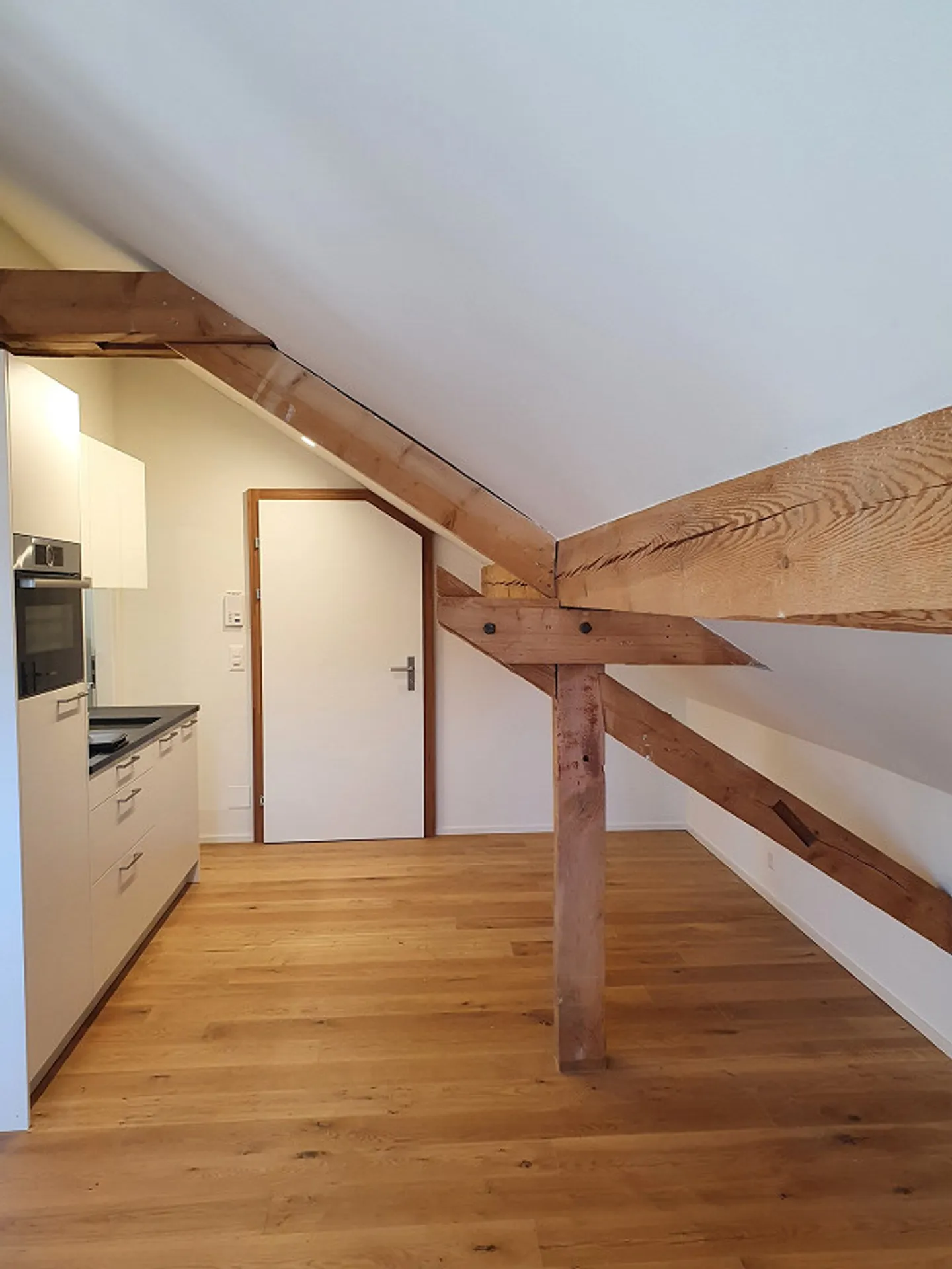 Appartamento mansardato completamente ristrutturato di 1,5 stanze - Foto 6 di 11