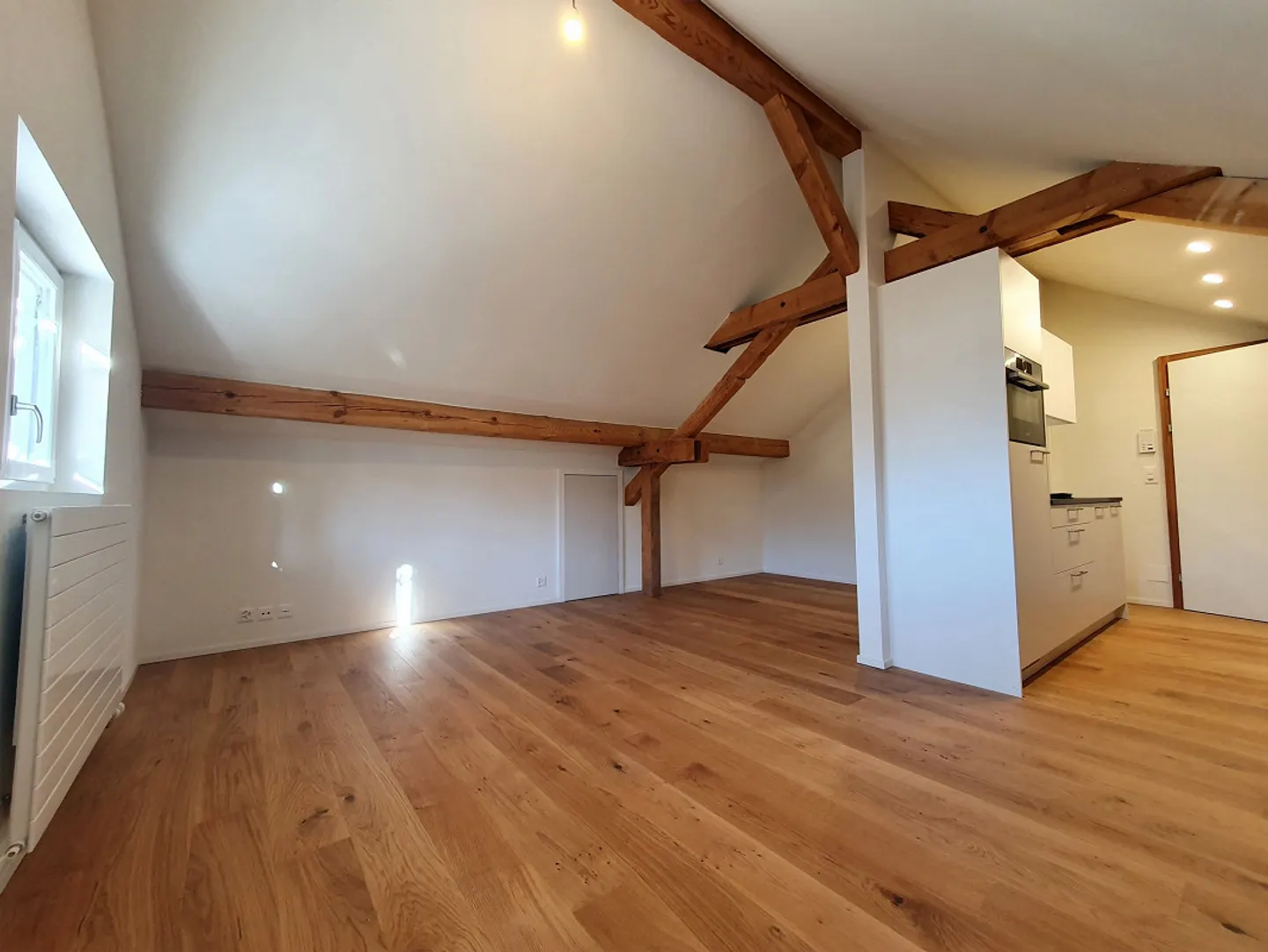 Appartamento mansardato completamente ristrutturato di 1,5 stanze - Foto 1 di 11