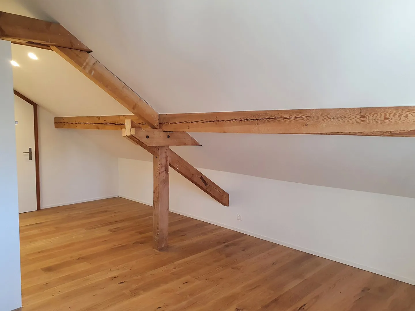 Appartamento mansardato completamente ristrutturato di 1,5 stanze - Foto 7 di 11
