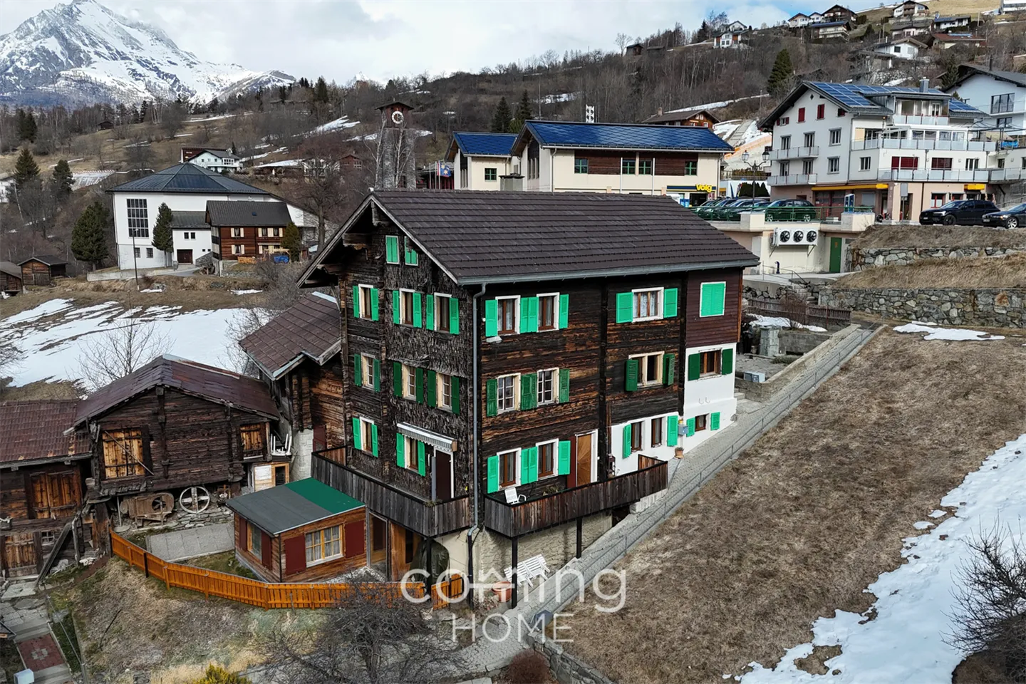 Space for Ideas: 5.5-Room Apartment in Bürchen with Charm and Alpine View - Photo 1 of 11