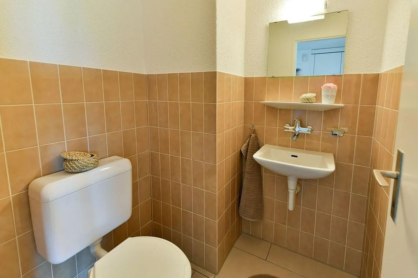 RENT WITHOUT DEPOSIT - Living in a Quiet Location - Photo 6 of 10