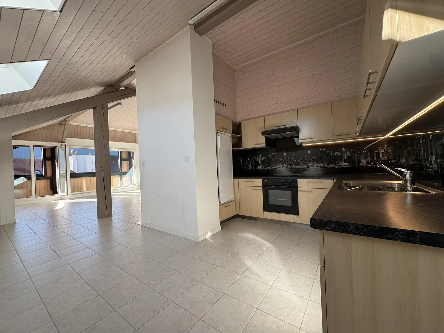 Large 4-room apartment of 115 m² with balcony - La Sagne - Photo 1 of 10